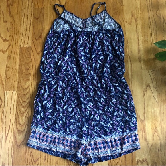 Garage Feather Pattern Romper - Picture 4 of 5